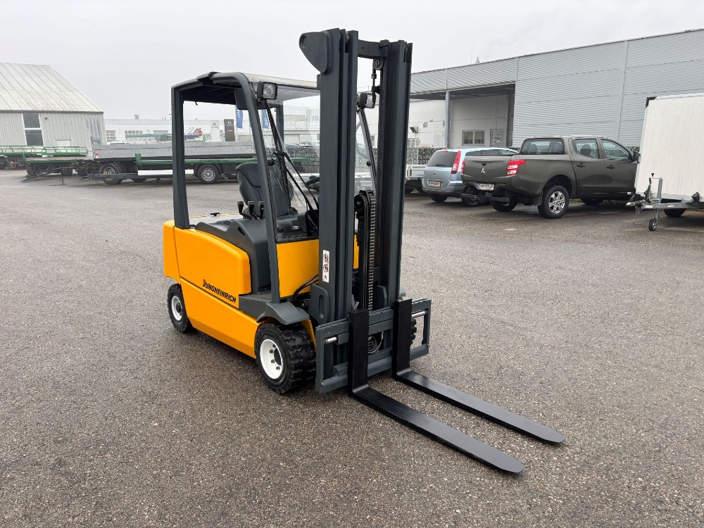 Jungheinrich-EFG 320-Elektro